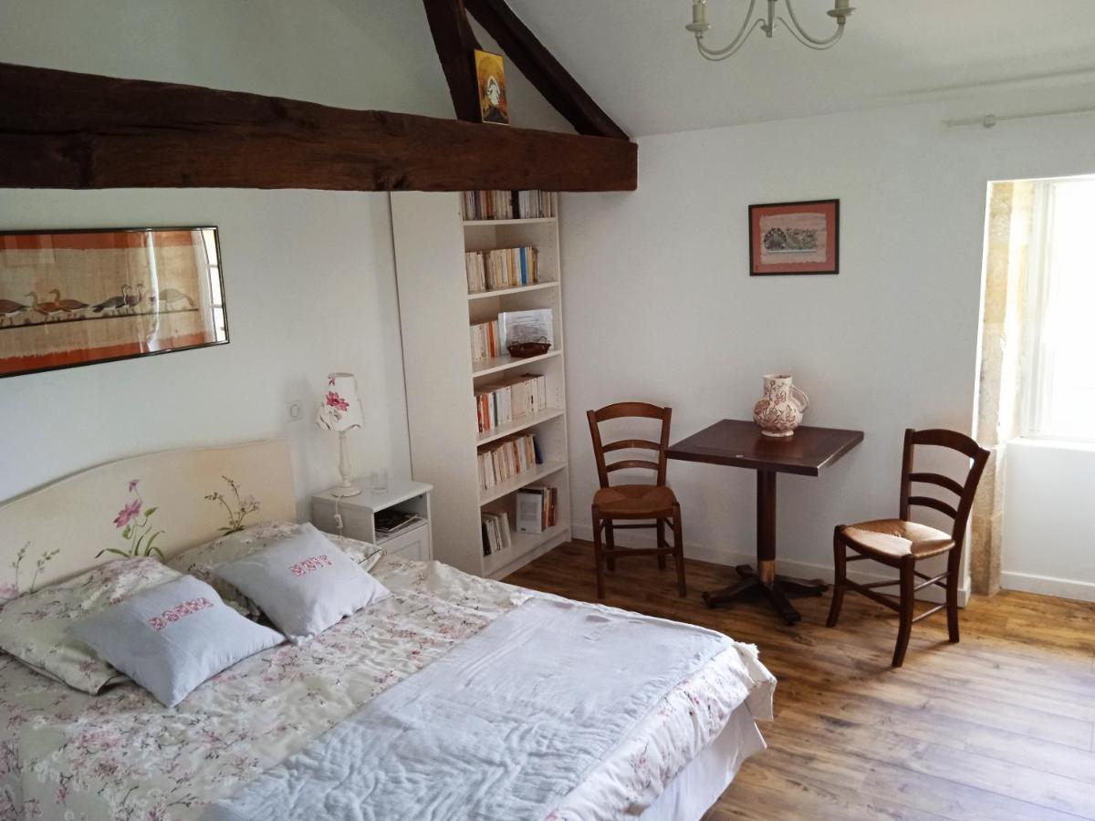 Chambre Dans Prieure De Caractere XVIII Siecle Planioles Экстерьер фото